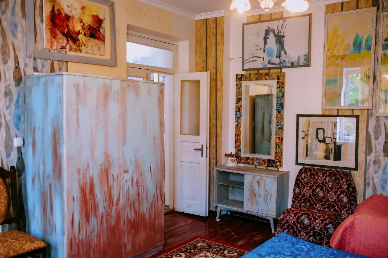 Artist'S House Hotel Tetritskaro Luaran gambar