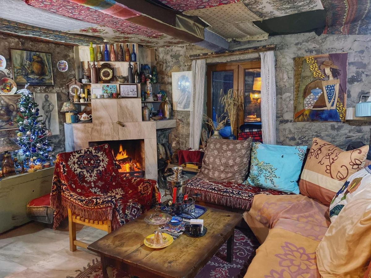 Artist'S House Hotel Tetritskaro Luaran gambar