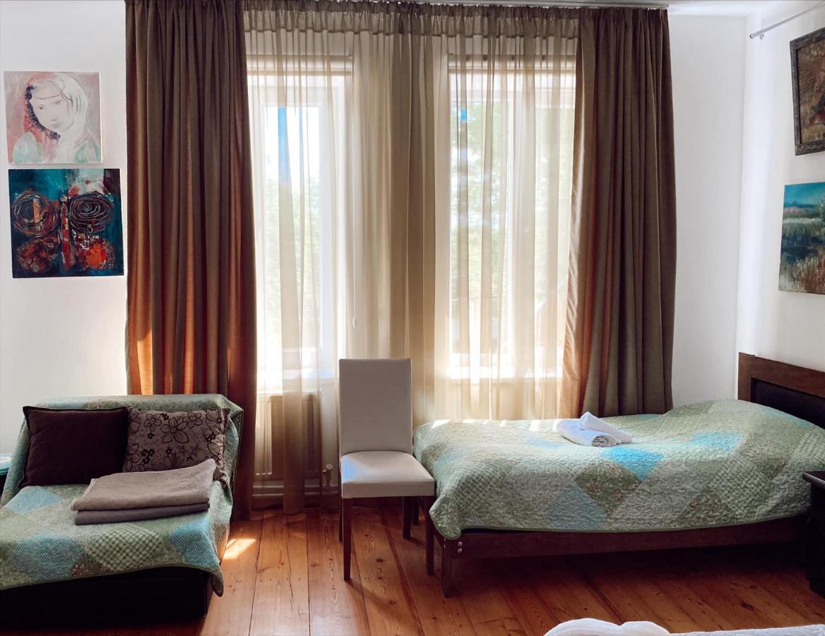 Artist'S House Hotel Tetritskaro Luaran gambar