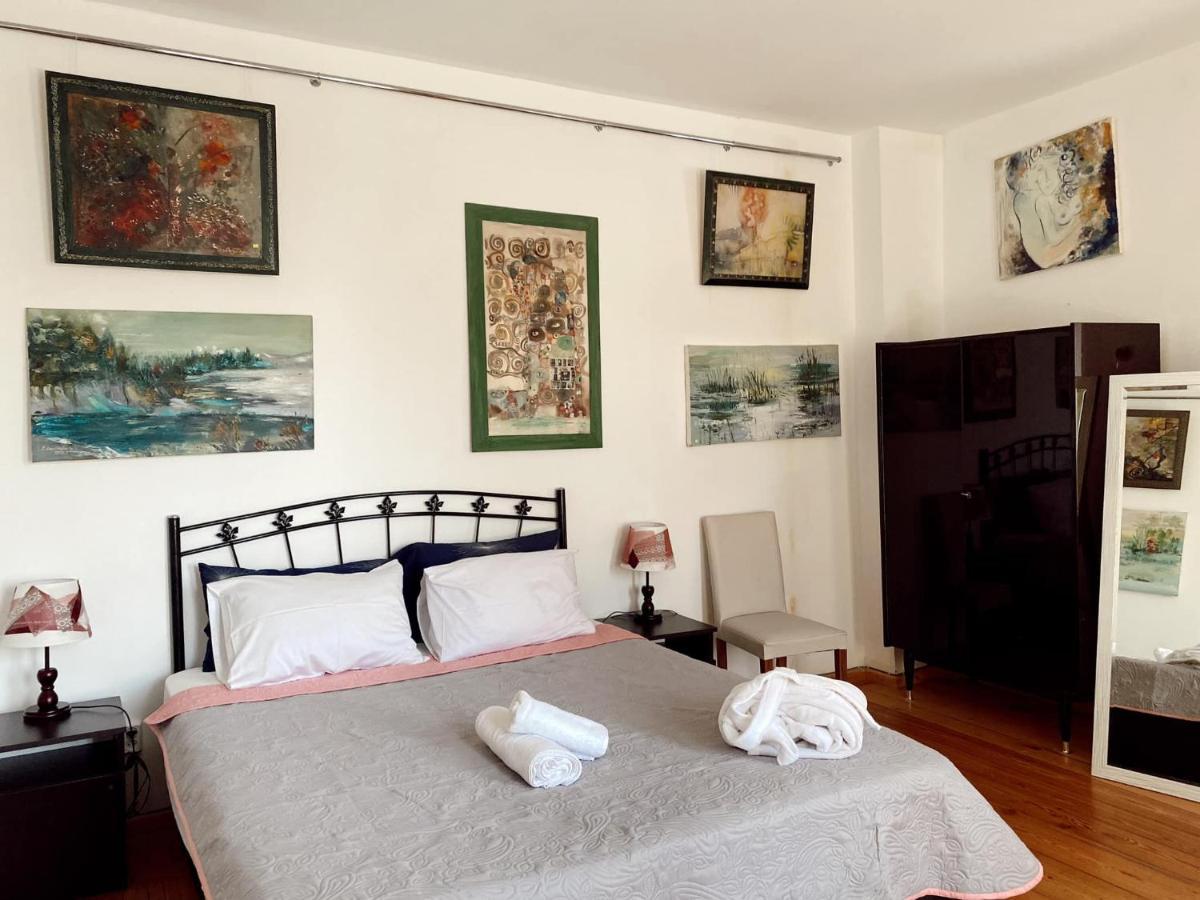 Artist'S House Hotel Tetritskaro Luaran gambar