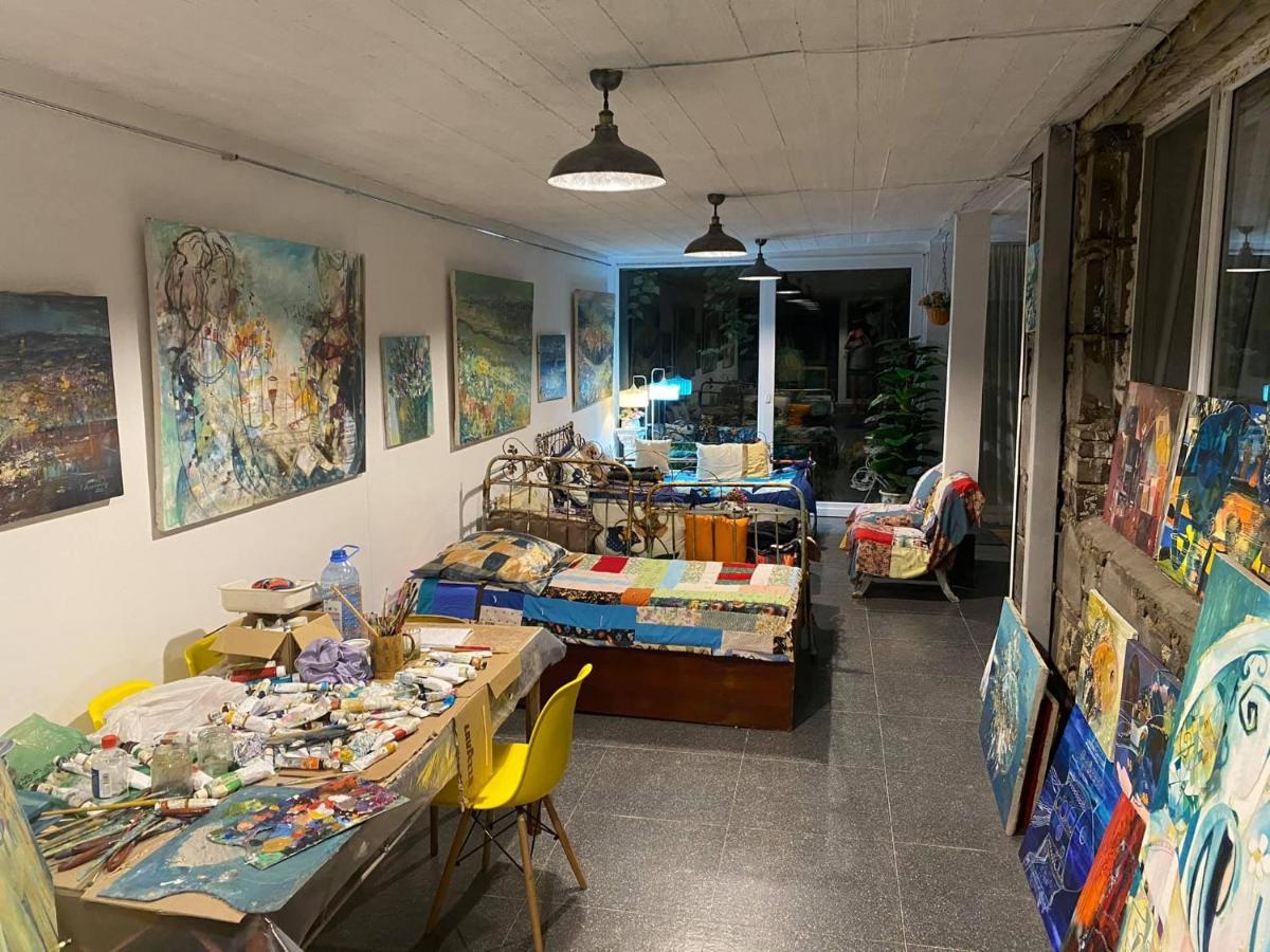 Artist'S House Hotel Tetritskaro Luaran gambar