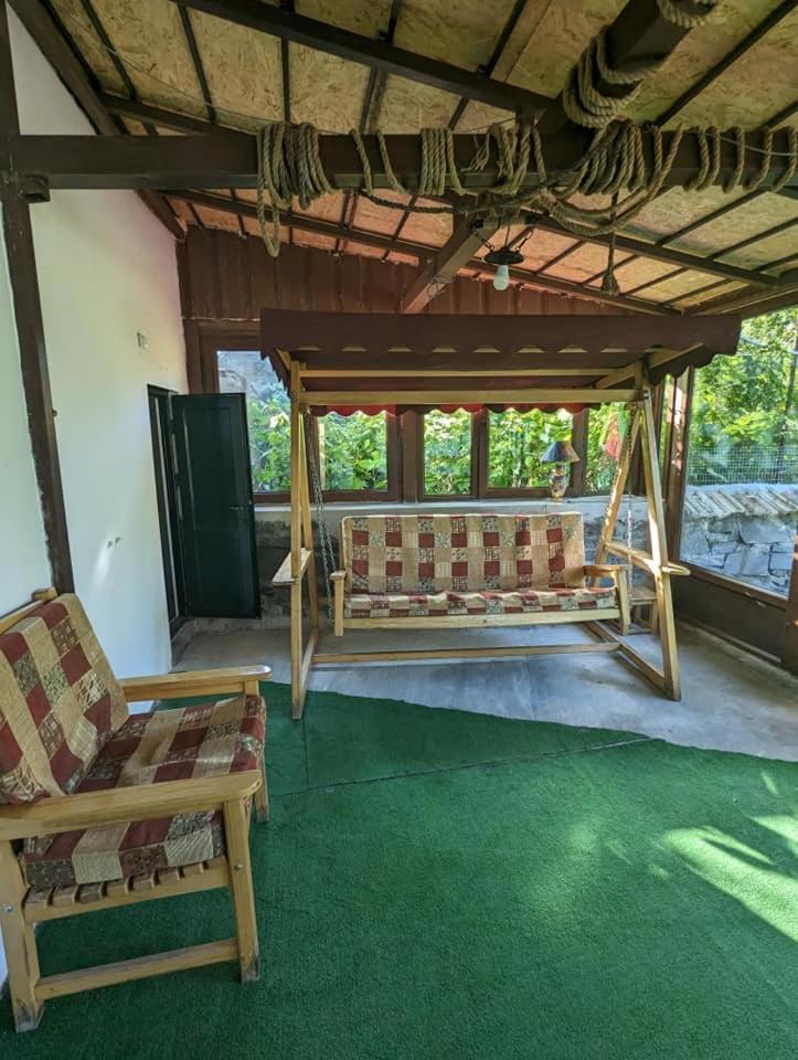 Artist'S House Hotel Tetritskaro Luaran gambar