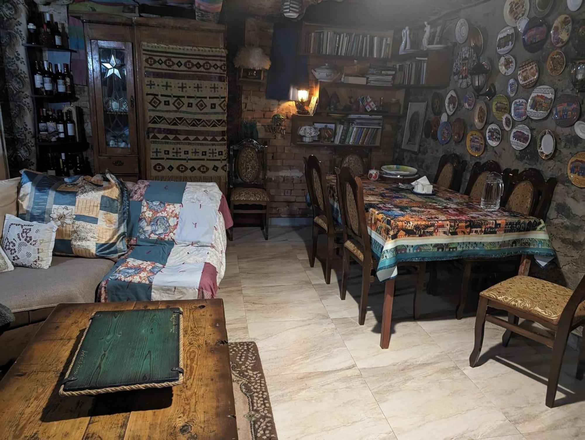 Artist'S House Hotel Tetritskaro Luaran gambar